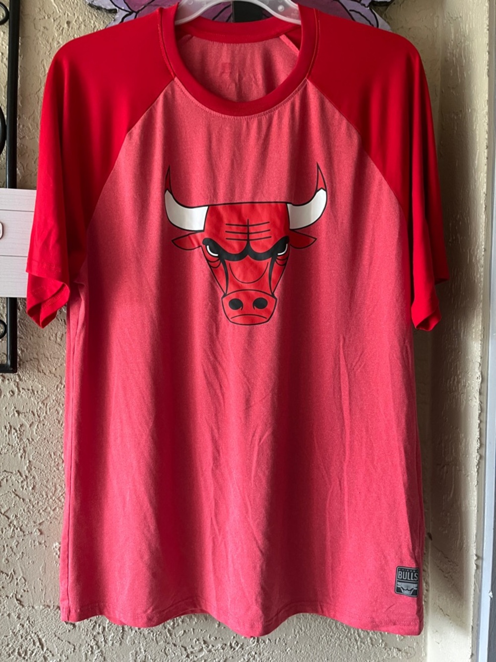NBA Chicago Bulls Red Raglan Short-Sleeve Tee